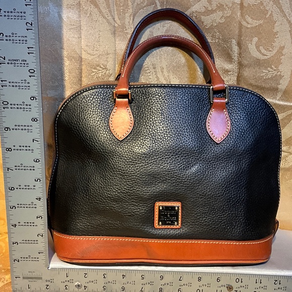 Dooney Burke black leather  Dome purse 38-H4e - Picture 11 of 12